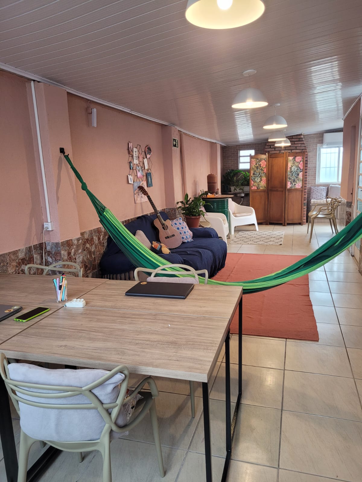 Sala de grupos e descanso